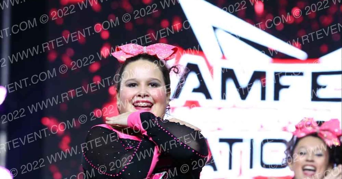 Titanium Force Cheer Glow Girls · Jamfest Super Nationals