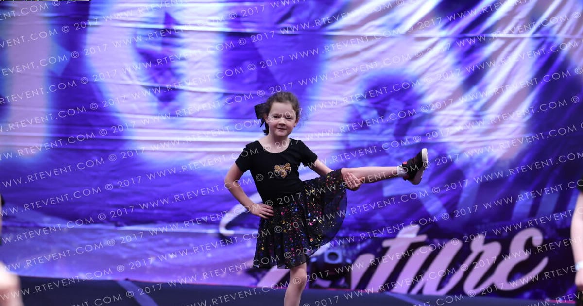 Buzz Cheer Bumblebees · Winter Wonderland