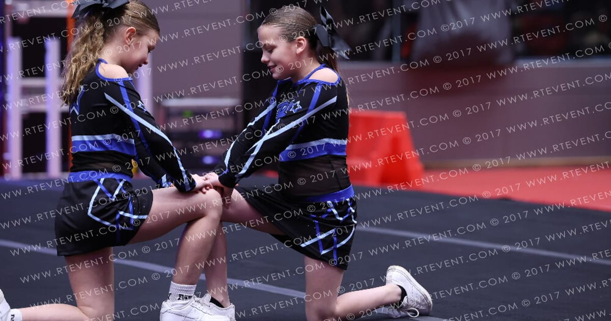 Buzz Cheer Queens · Winter Wonderland