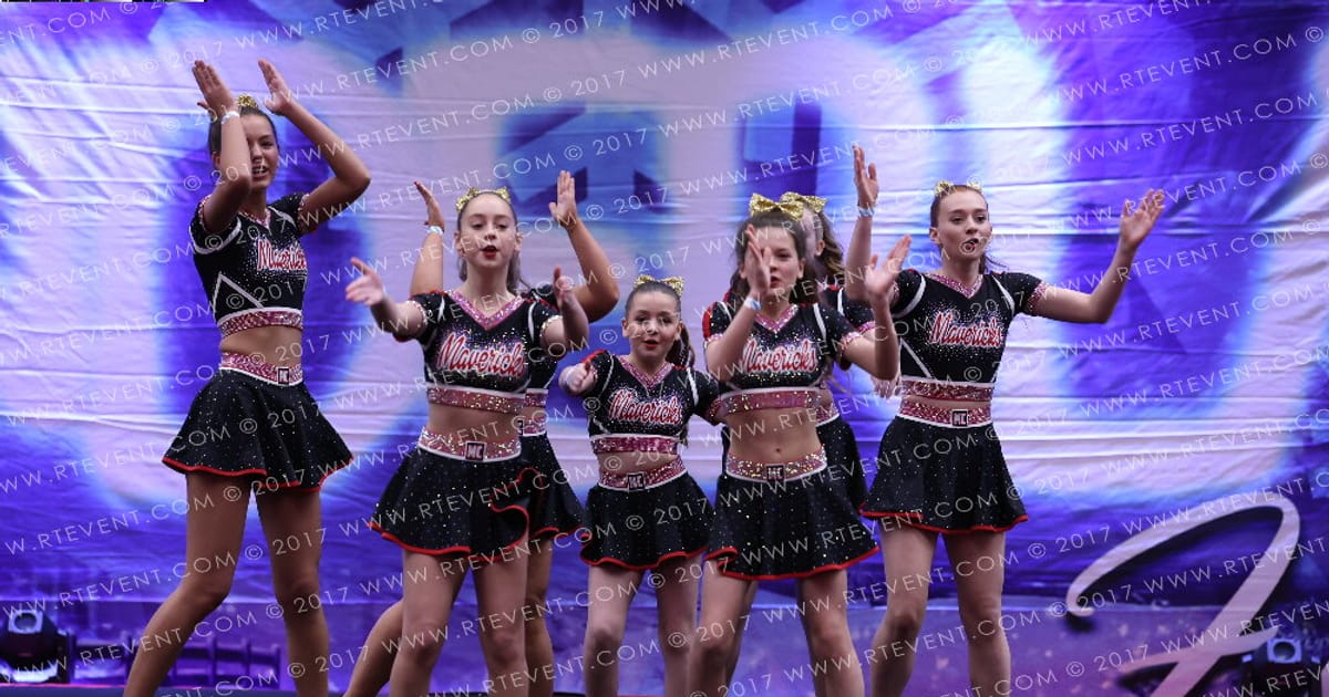Mavericks Cheerleaders QUEENS · Winter Wonderland