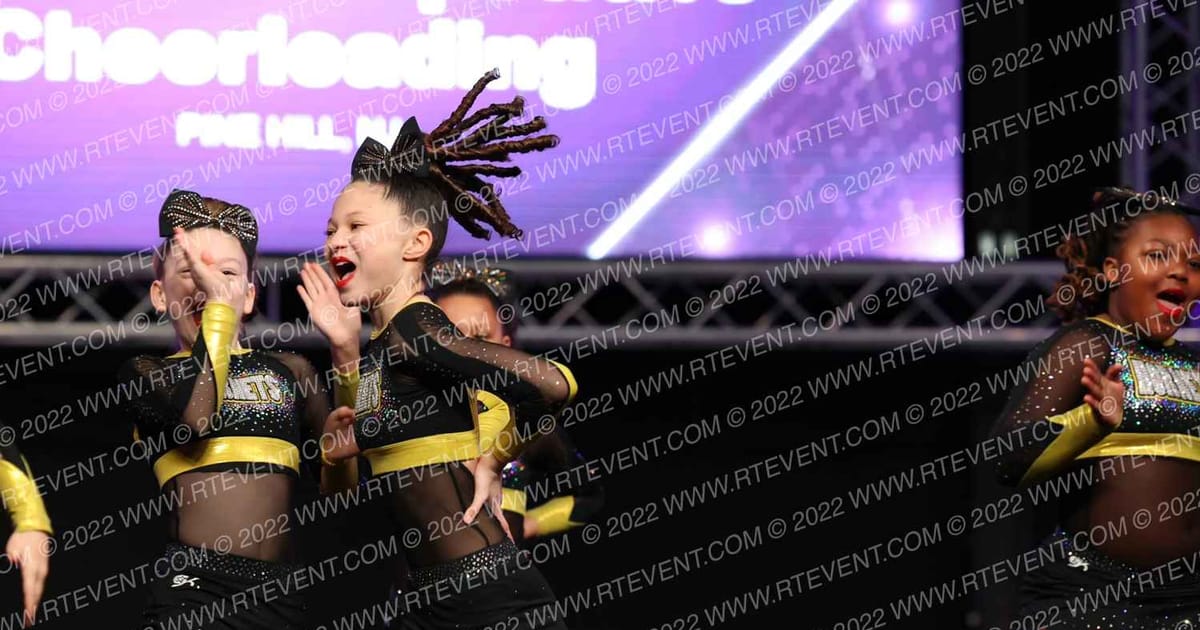 Hornets Competitive Cheerleading Royal Bees · SU BATB GN