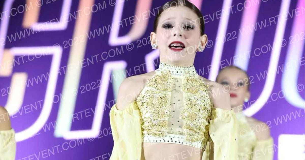 Star Performance Centre Mini Large Lyrical · Athletic Dance Grand and Cheer Nationals