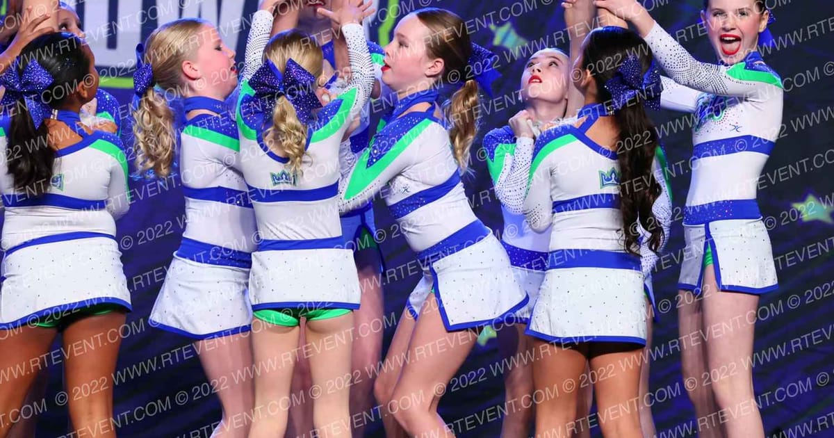 Cheer Strike Royals Majestic · Feel the Power