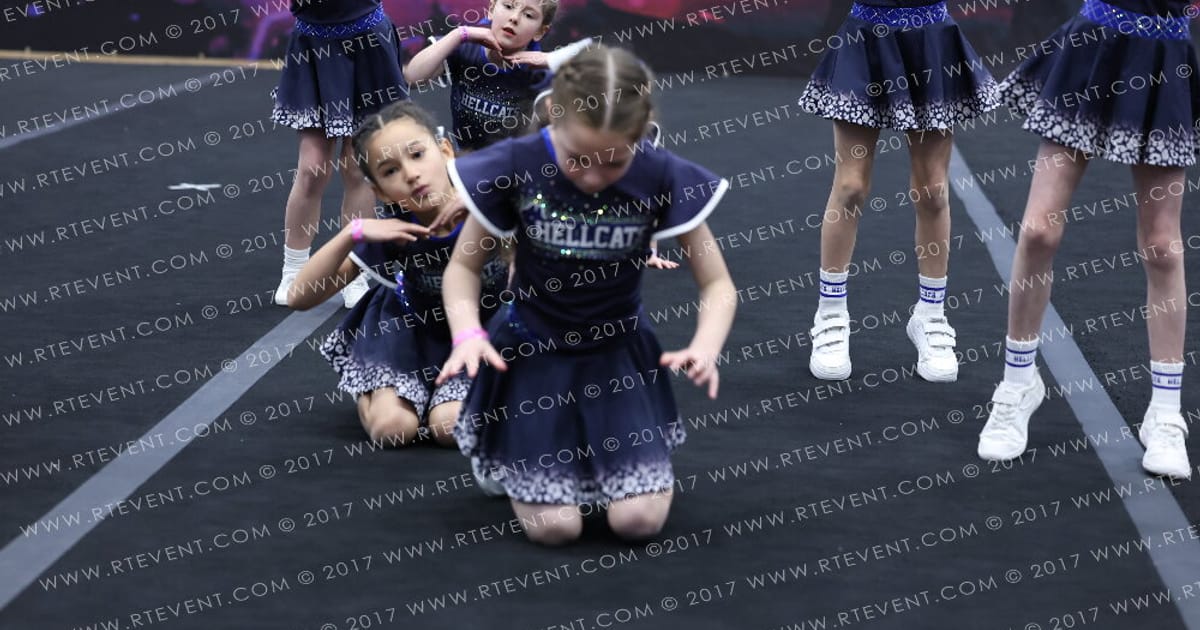 Hellcats Cheerleaders Cubs · FC ESSENTIALS SOUTH