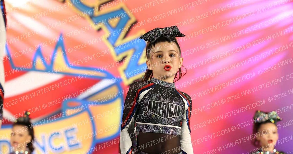 American Cheer MINI SPARKLE · The American Masterpiece