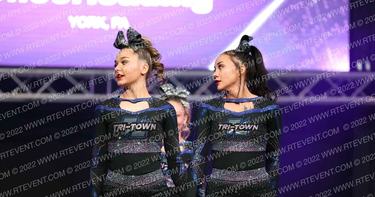 Tri-Town Competitive Cheerleading Black Ice · SU BATB GN