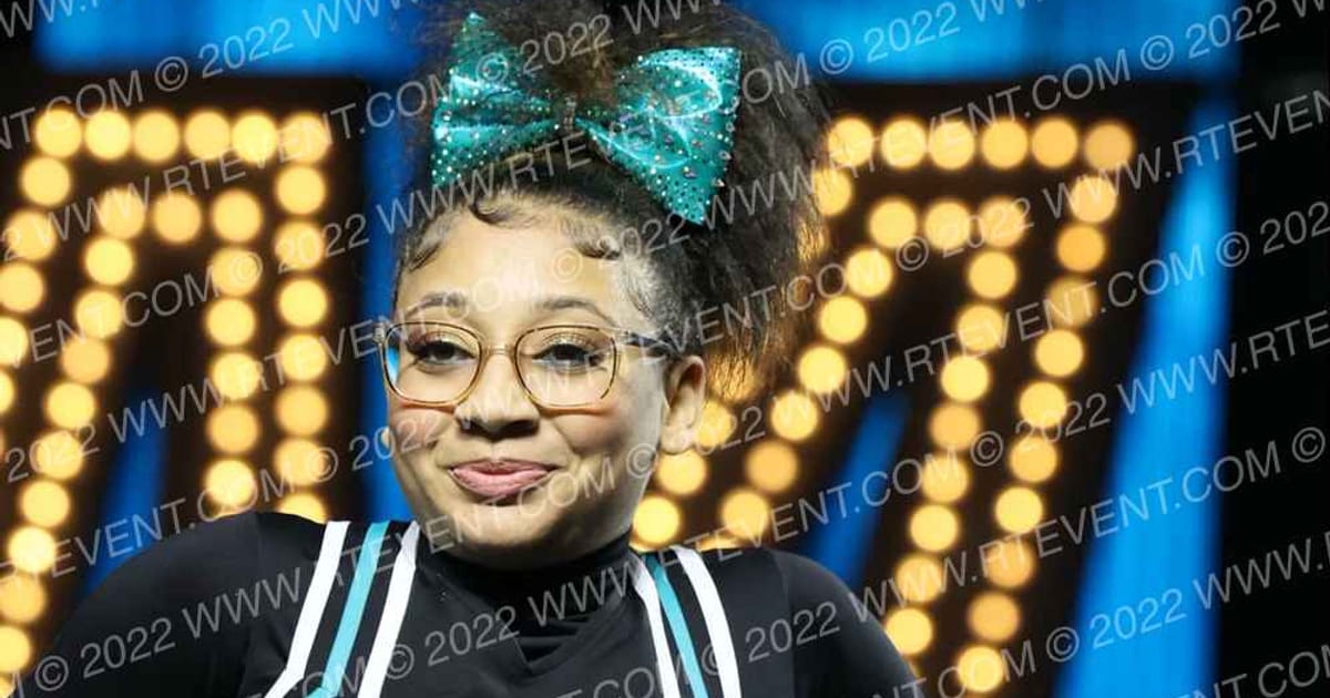 SKY POINTE EAGLES CHEER · SATURDAY SCHOOL Nationals