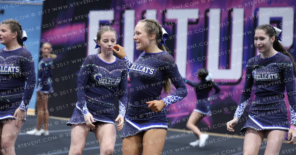 Hellcats Cheerleaders Pumas · FC ESSENTIALS SOUTH