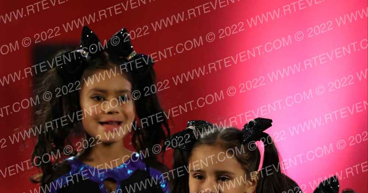 SYA EXTREME FLURRIES · American Cheer Power Reading Showdown