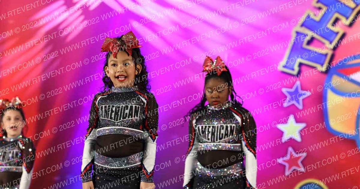 American Cheer MINI SPARKLE · The American Masterpiece