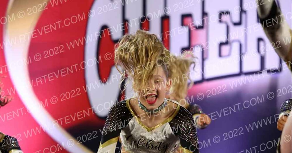 Celebrity Cheer GOLDEN · American Cheer Power Reading Showdown