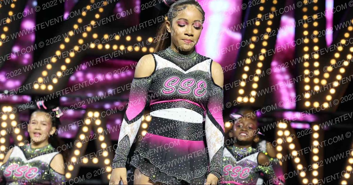 STRAIGHT SAVAGE ELITE · SUNDAY MONDAY NA Nationals