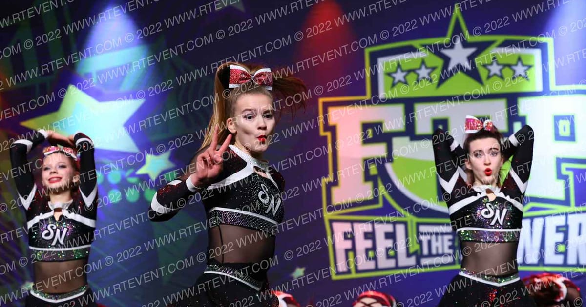 Scorpions Niagara Cheerleading Venom · Feel the Power