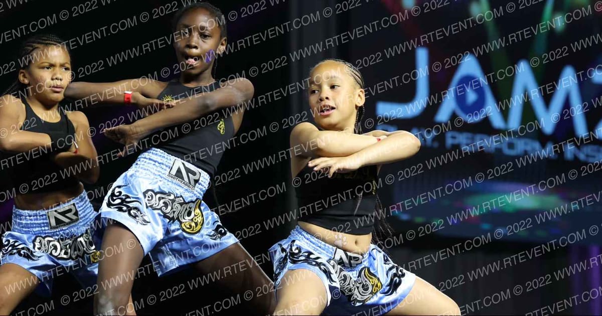 THE DREAM TEAM PANTHERS · SUNDAY MONDAY NA Nationals