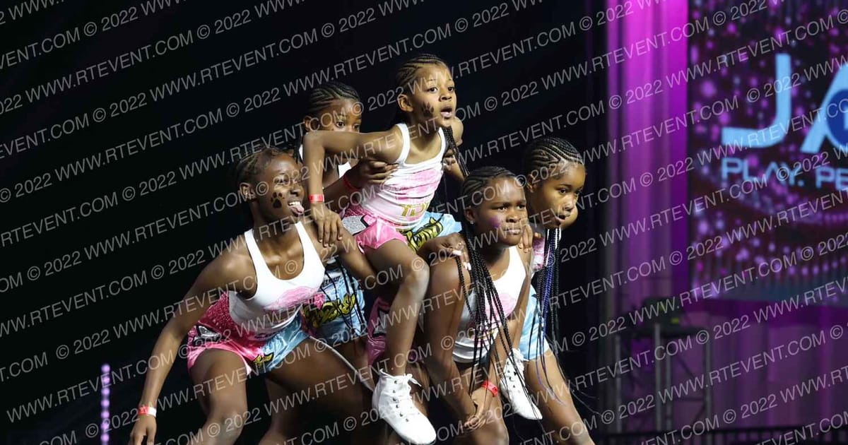 THE DREAM TEAM PANTHERS · SUNDAY MONDAY NA Nationals