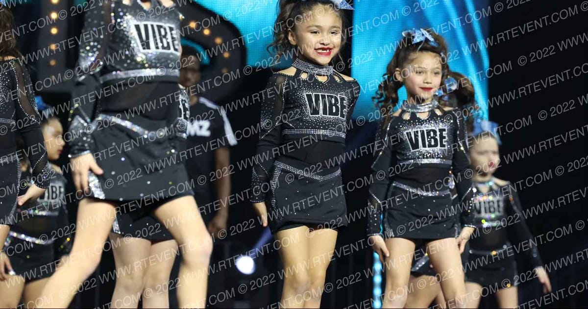 VIBE CHEER ICE QUEENS · SUNDAY MONDAY NA Nationals