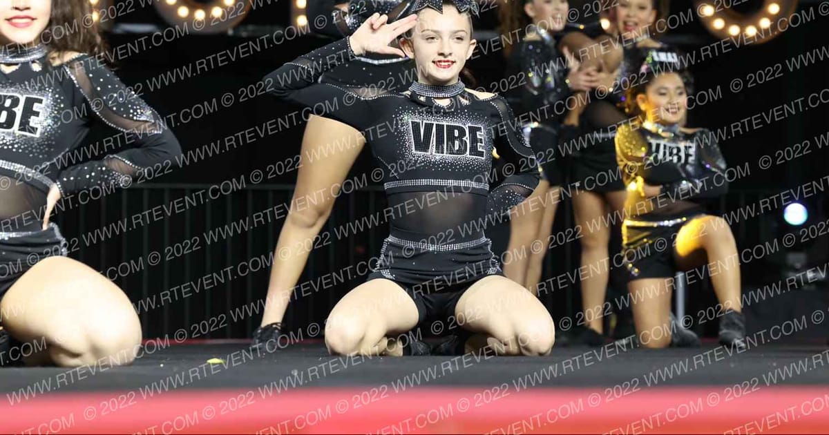 VIBE CHEER J ROYALS · SUNDAY MONDAY NA Nationals
