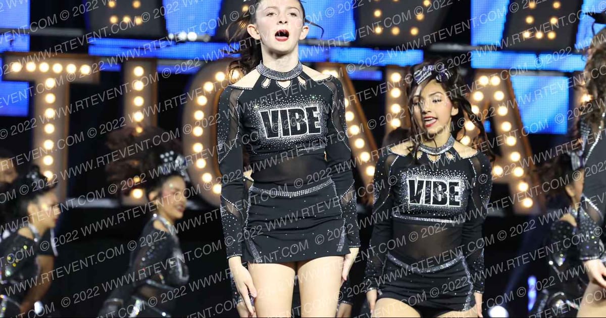 VIBE CHEER LADY RAGE · SUNDAY MONDAY NA Nationals