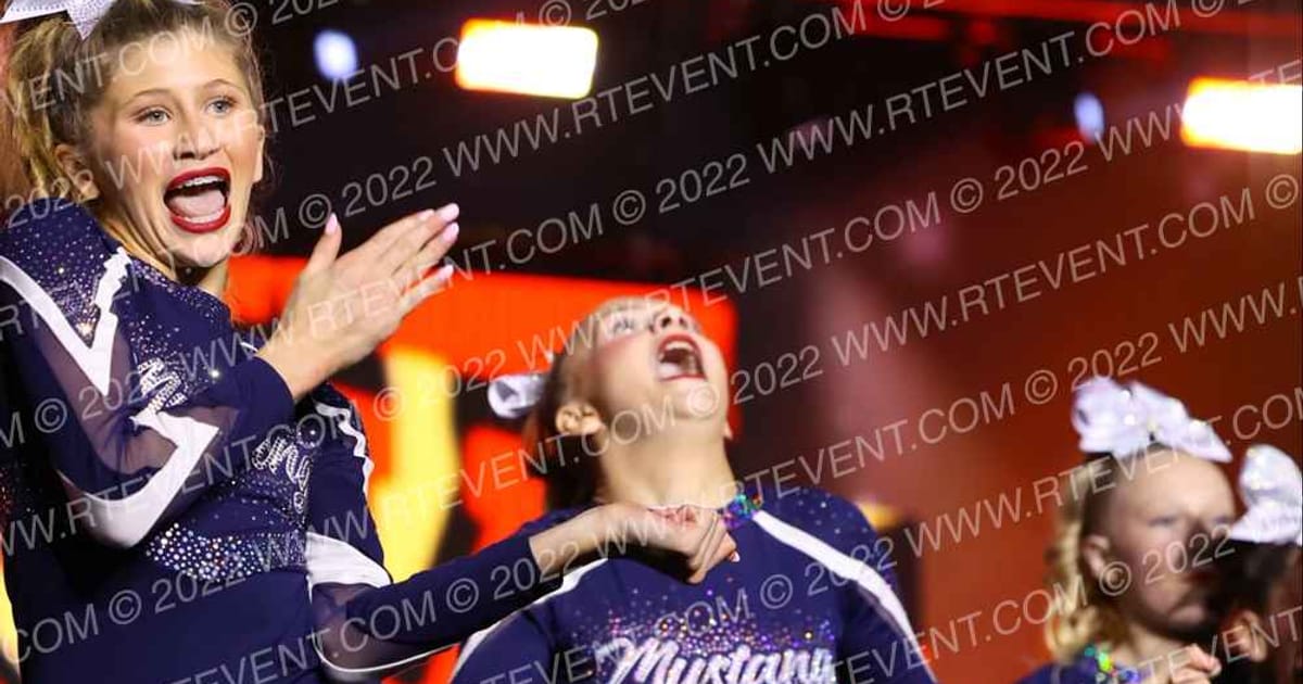 Mustang Cheer All Stars Broncos · Grand Nationals Palm Springs
