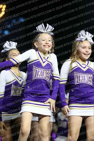 HOLLISTER VIKINGS JR PEEWEE CHEER
