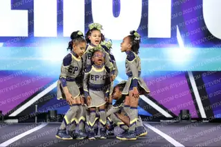 Cleveland Pop Warner Quarts Queens
