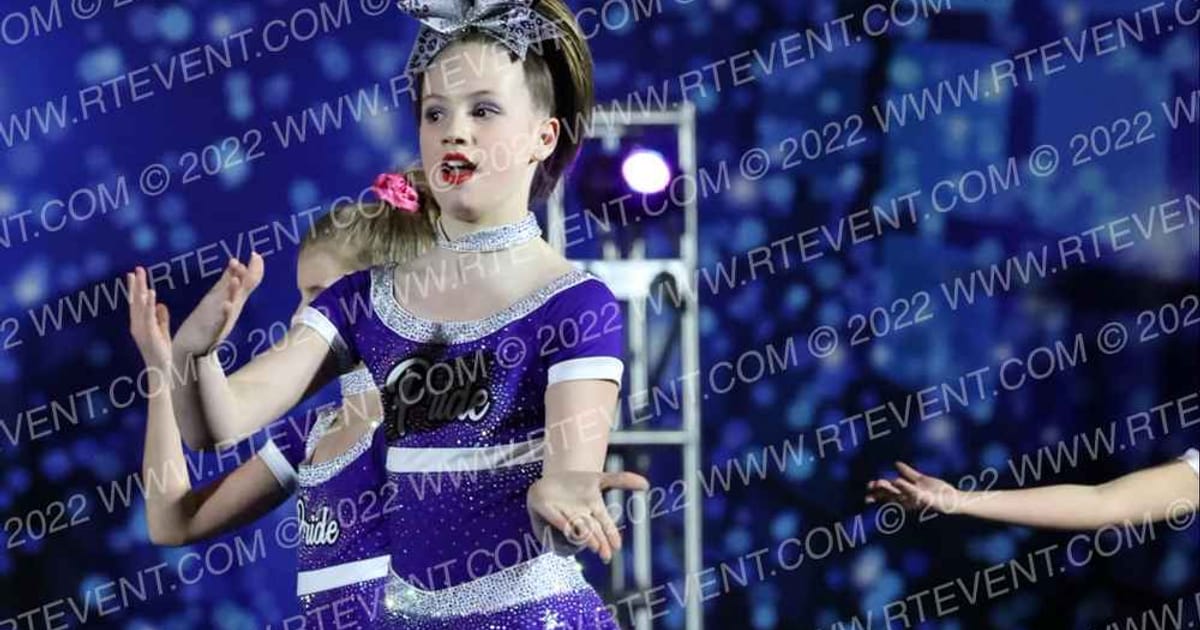 The Pride of Arkansas Kiss · Spirit Sports Kansas City Nationals