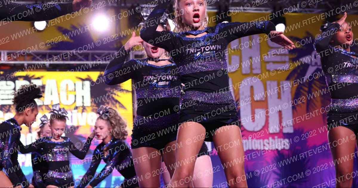 Tri-Town Competitive Cheerleading Senior Shade · ACDA Reach the Beach Rec NATIONALS