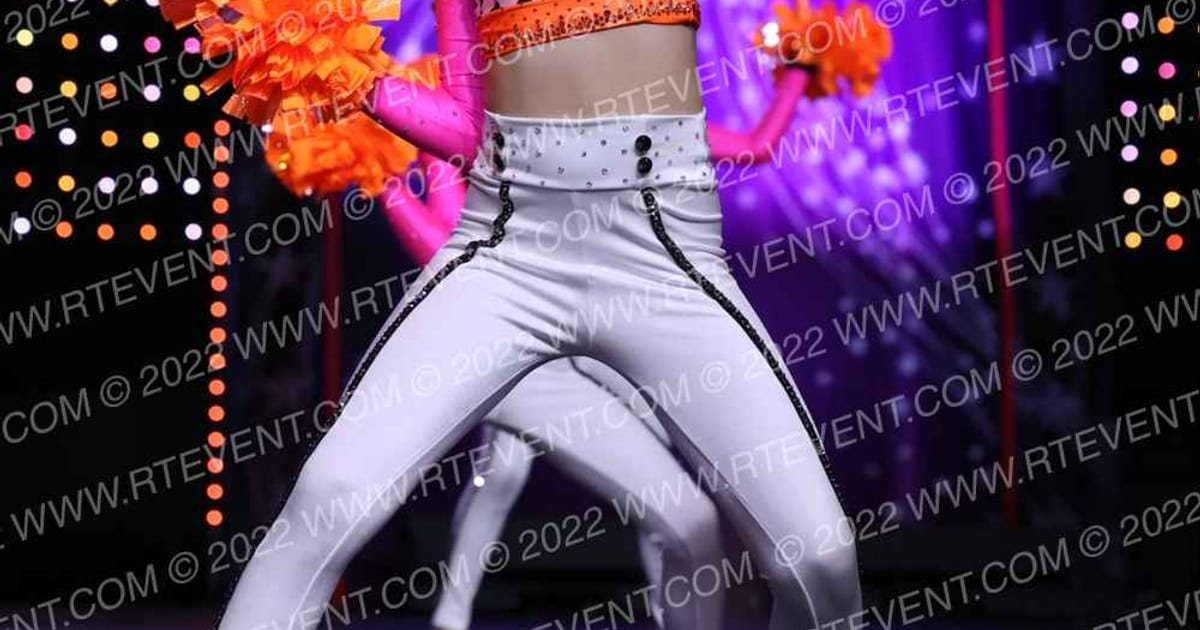 Dance Dynamics Mini Elite Large Pom · JAMfest Dance Super Nationals