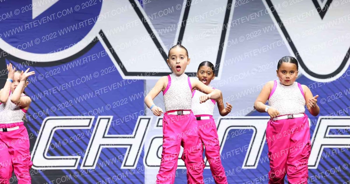 FIREBAUGH FALCON CHEER MIGHTY MITES · Youth and School Championship