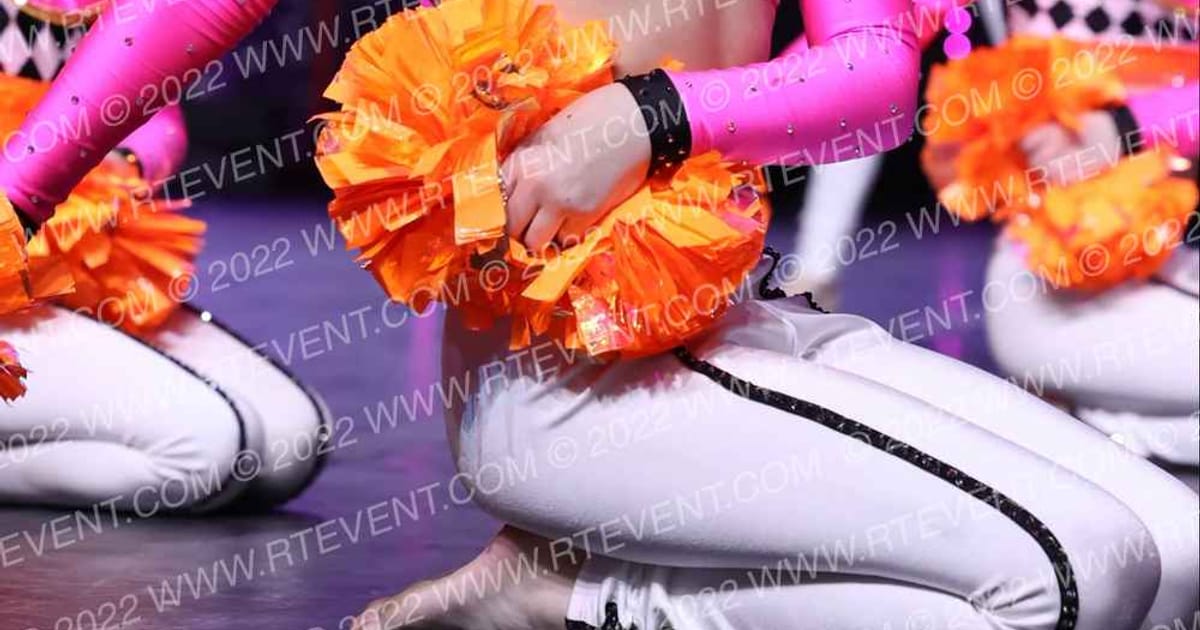 Dance Dynamics Mini Elite Large Pom · JAMfest Dance Super Nationals