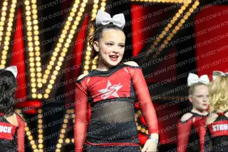 STARSTRUCK SHOWSTOPPERS