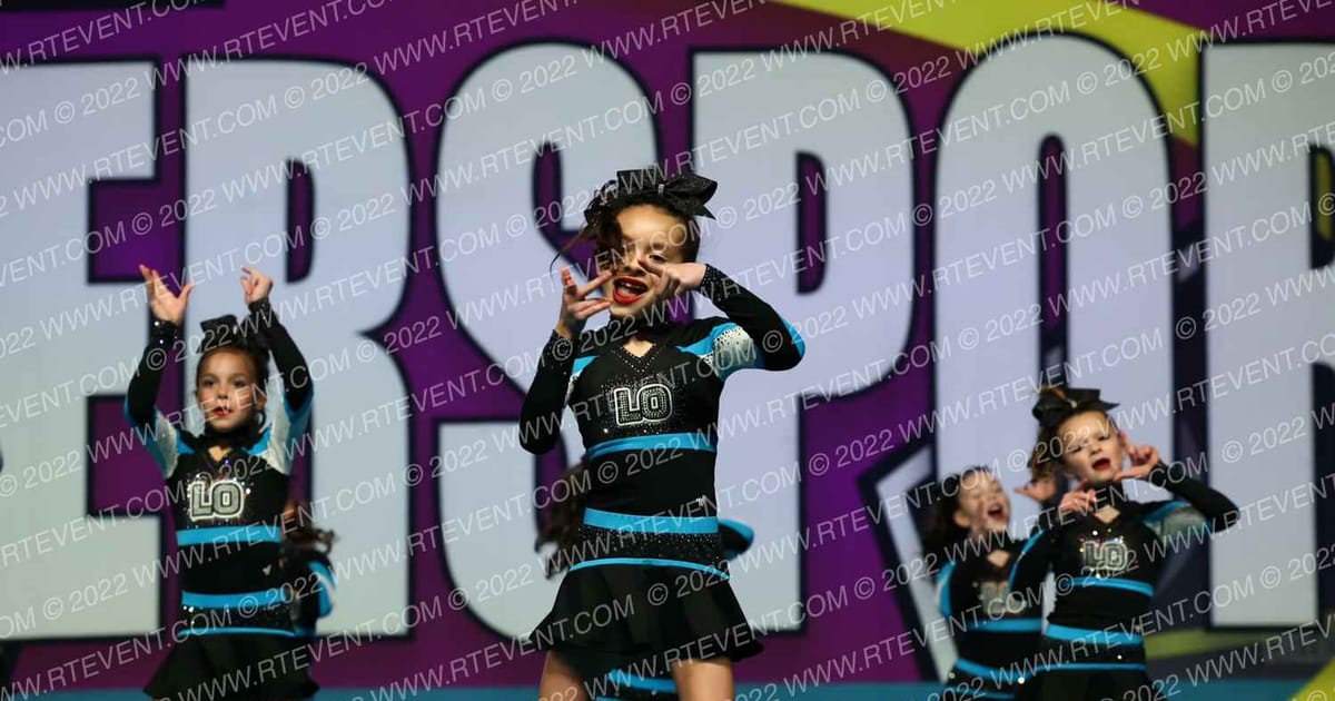 Lake Oconee Cheer Company Lightning · Cheersport Super Nationals