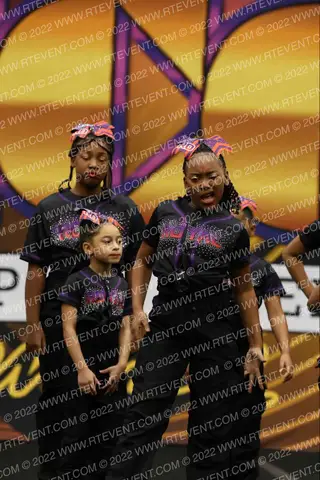 Royal Outlawz Dance Team MINI ROYALS