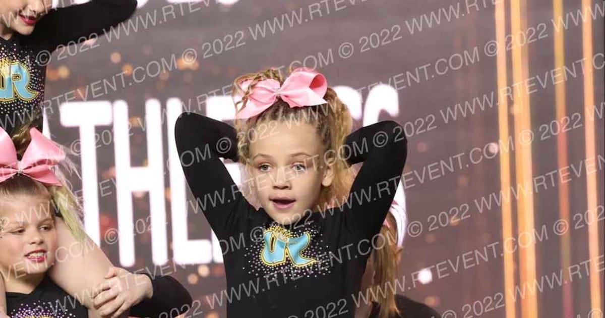 Ultimate Revolution Athletics GLAMOUR GIRLS · Gold Rush Chicago