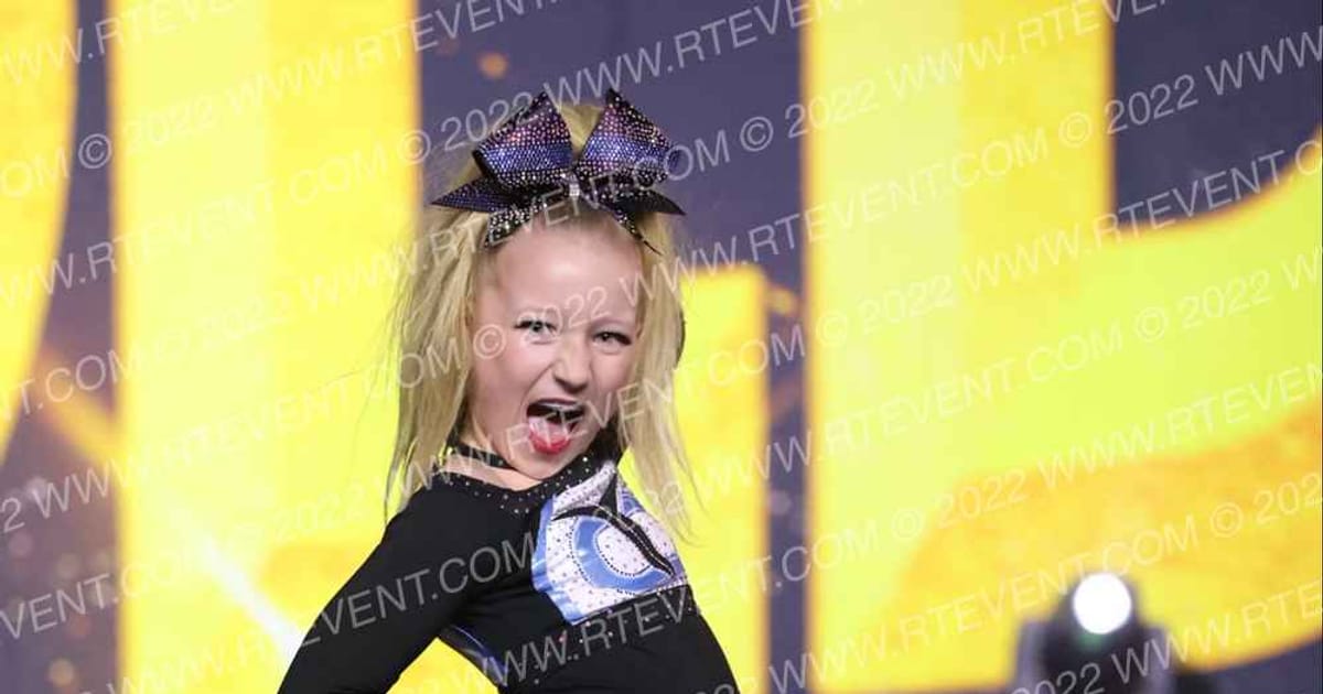 Cheer Twin Cities Neon · Gold Rush Chicago