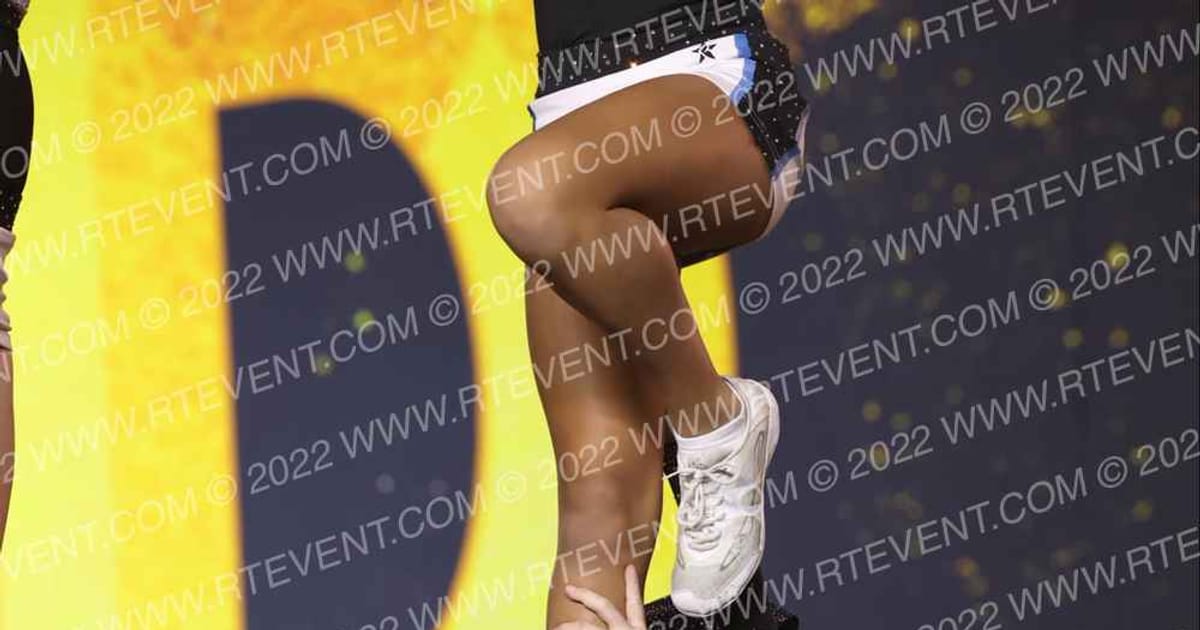 Cheer Twin Cities Arctic · Gold Rush Chicago