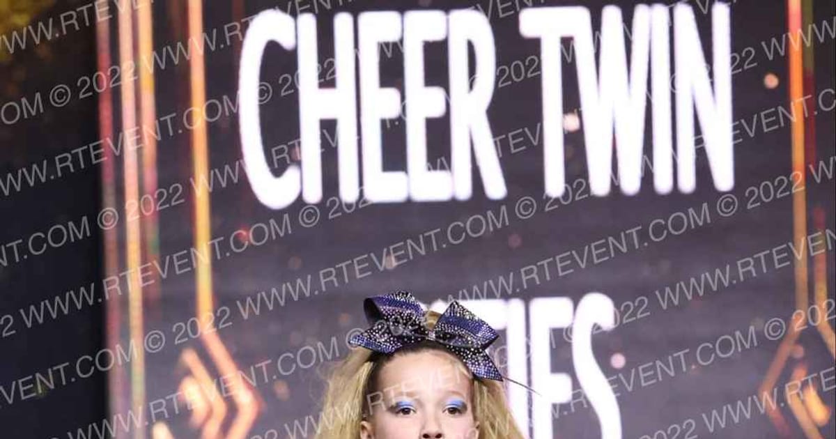 Cheer Twin Cities Neon · Gold Rush Chicago