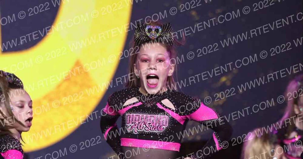 Diamond All Star Cheer Supremes · Gold Rush Chicago