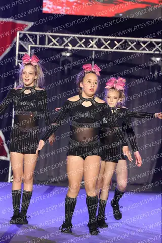 Cheers! Elite Spirit Gym Blackout