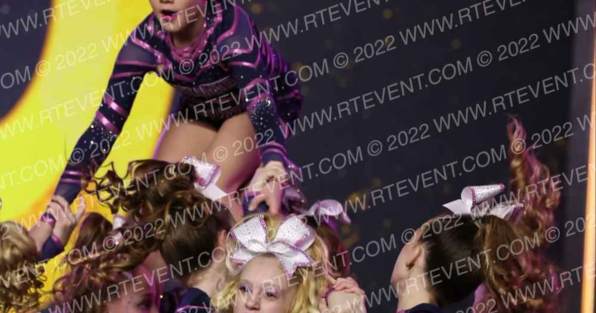 Evolution Cheer BLU3 Diamonds · Gold Rush Chicago