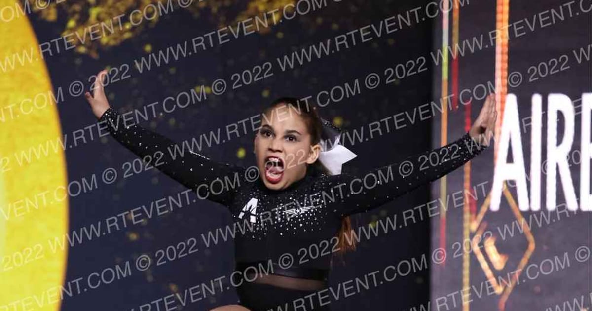 Airborne Athletics Maverick · Gold Rush Chicago