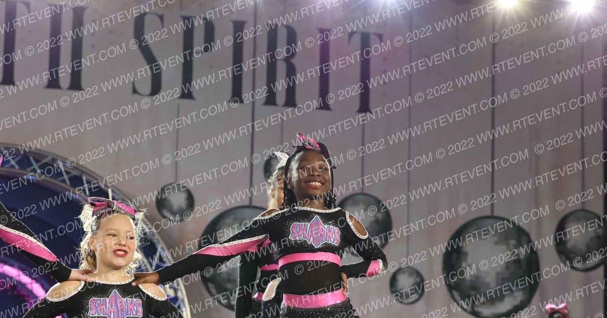 Savannah Sharks Cheerleading Silvertips · Deep South Atlanta