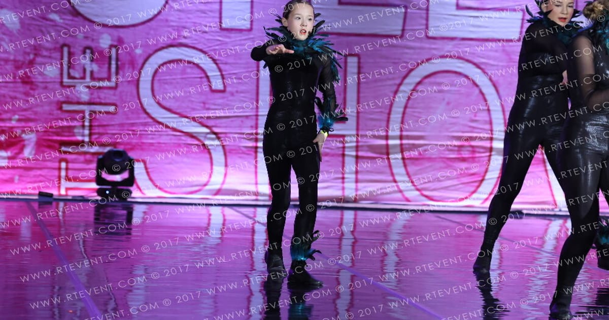 Royal Vulcans Cheer   Dance AVIATE · Steel the Show
