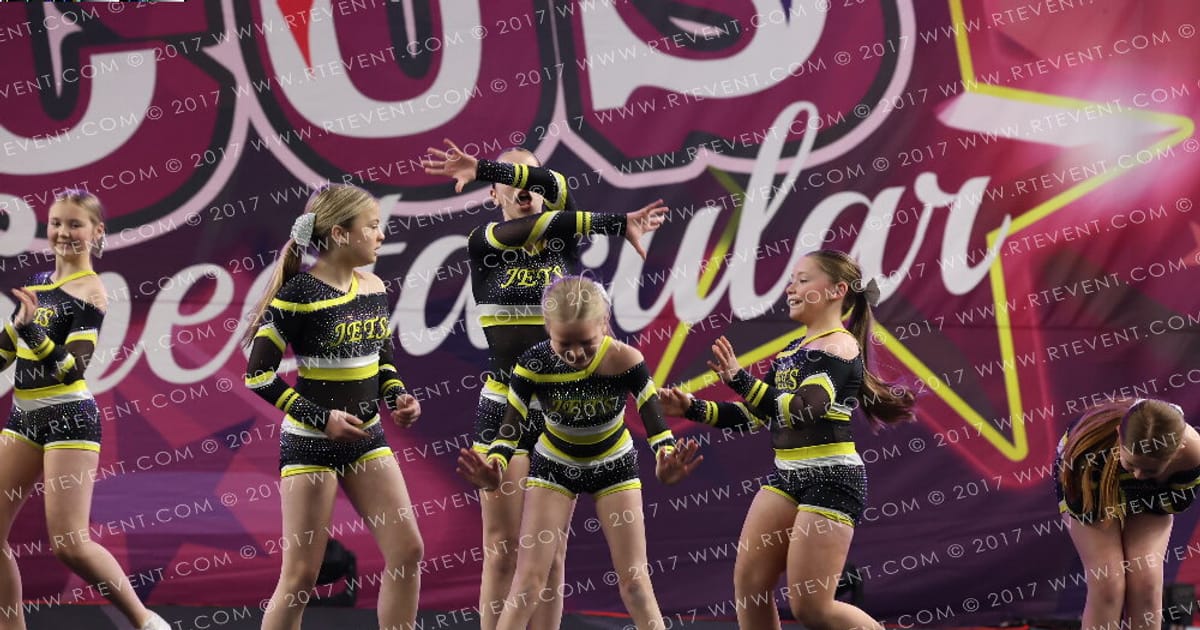 South Tyneside JETS Cheerleading Lunar · Circus Spectacular FC Essentials North