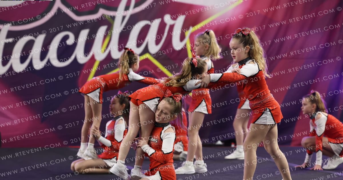 East Coast Warriors cheer and dance Insanity · Circus Spectacular FC Essentials North