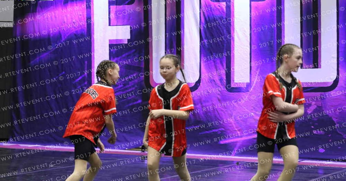 East Coast Warriors cheer and dance Youth Prep Hip Hop · Circus Spectacular FC Essentials North
