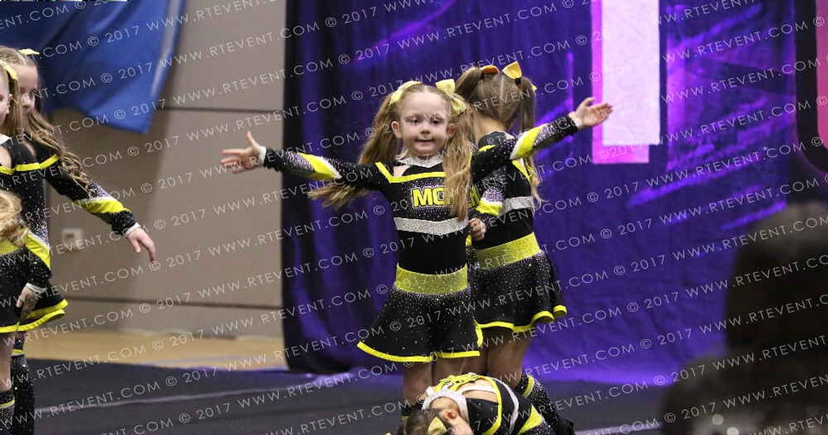 MCR DANCE and CHEER ACADEMY Baby beez · Circus Spectacular FC Essentials North