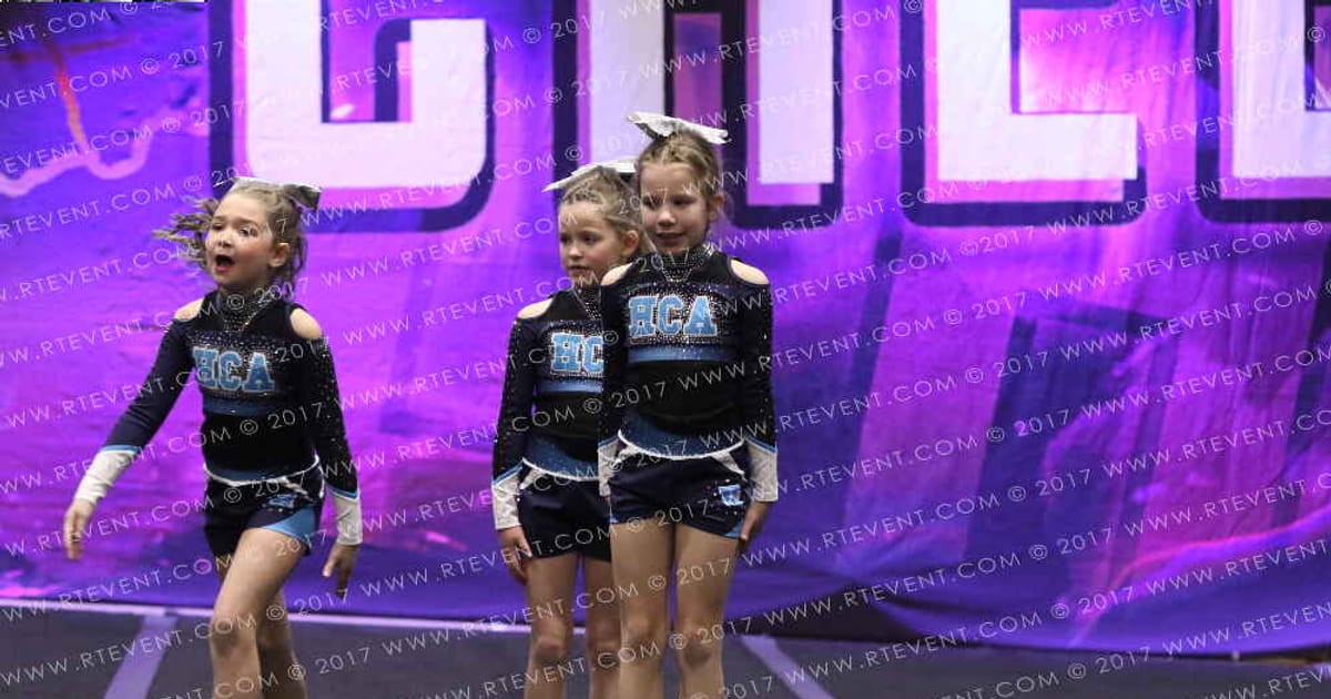 Hull Cheerleading Academy Glitter · Circus Spectacular FC Essentials North