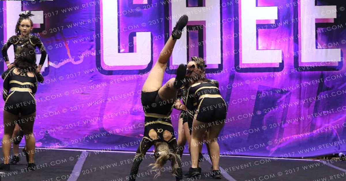 Cheer Sport Alpha Artemis · Circus Spectacular FC Essentials North