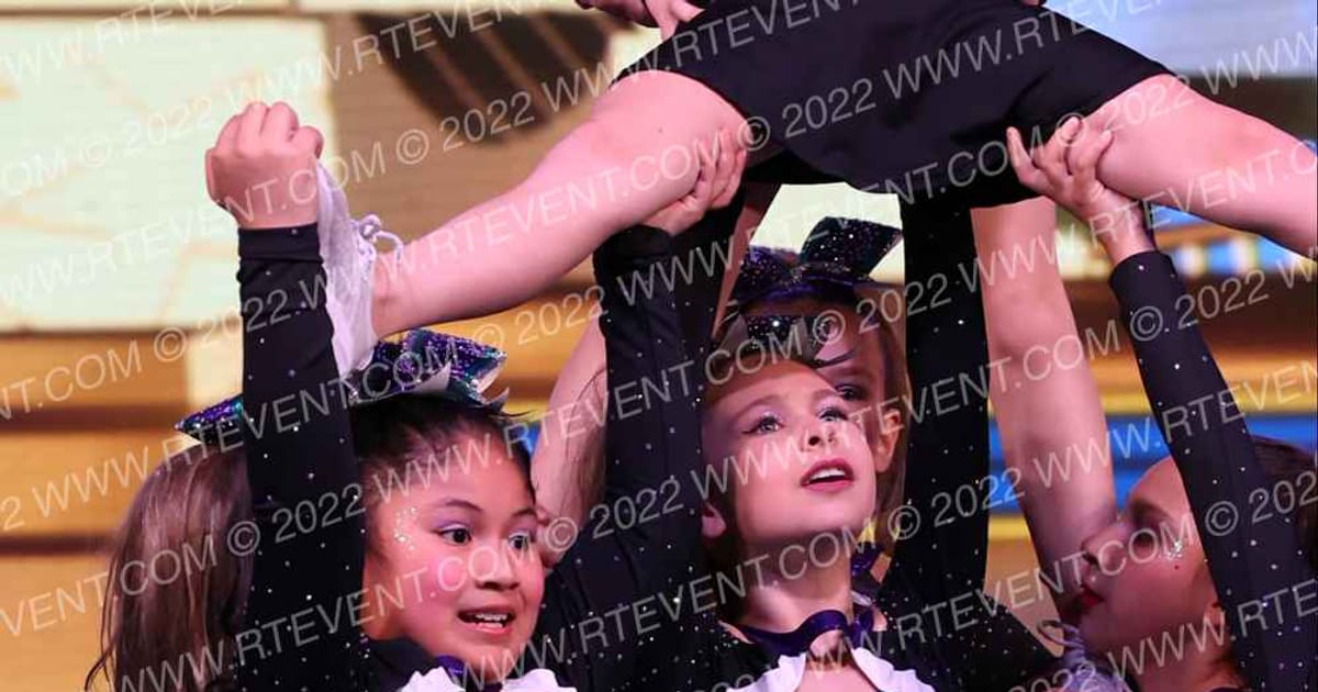 Spirit Too Glitter · Mohegan Sun